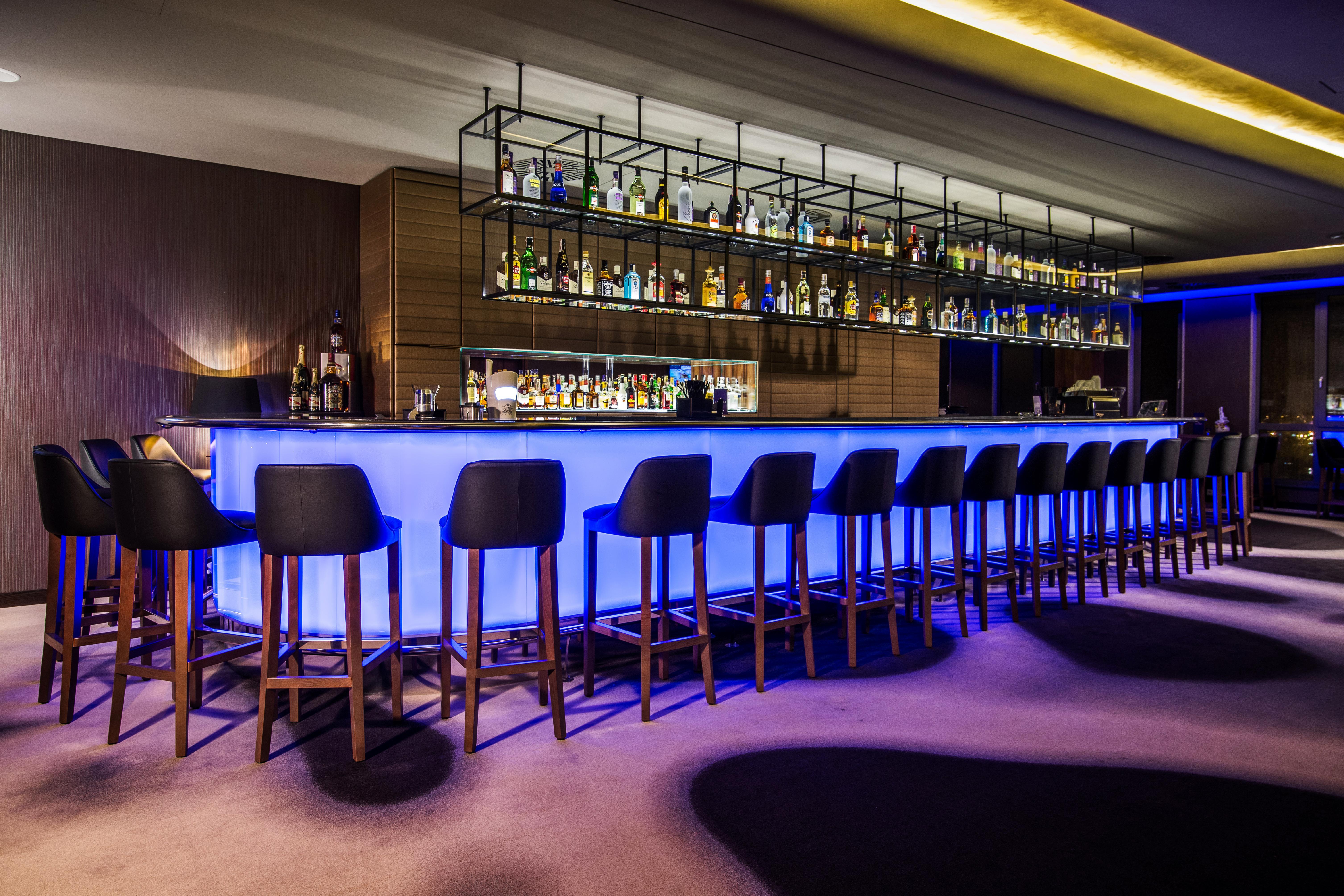 エアポート ホテル オケンチェ ワルシャワ エクステリア 写真 The bar at the hotel