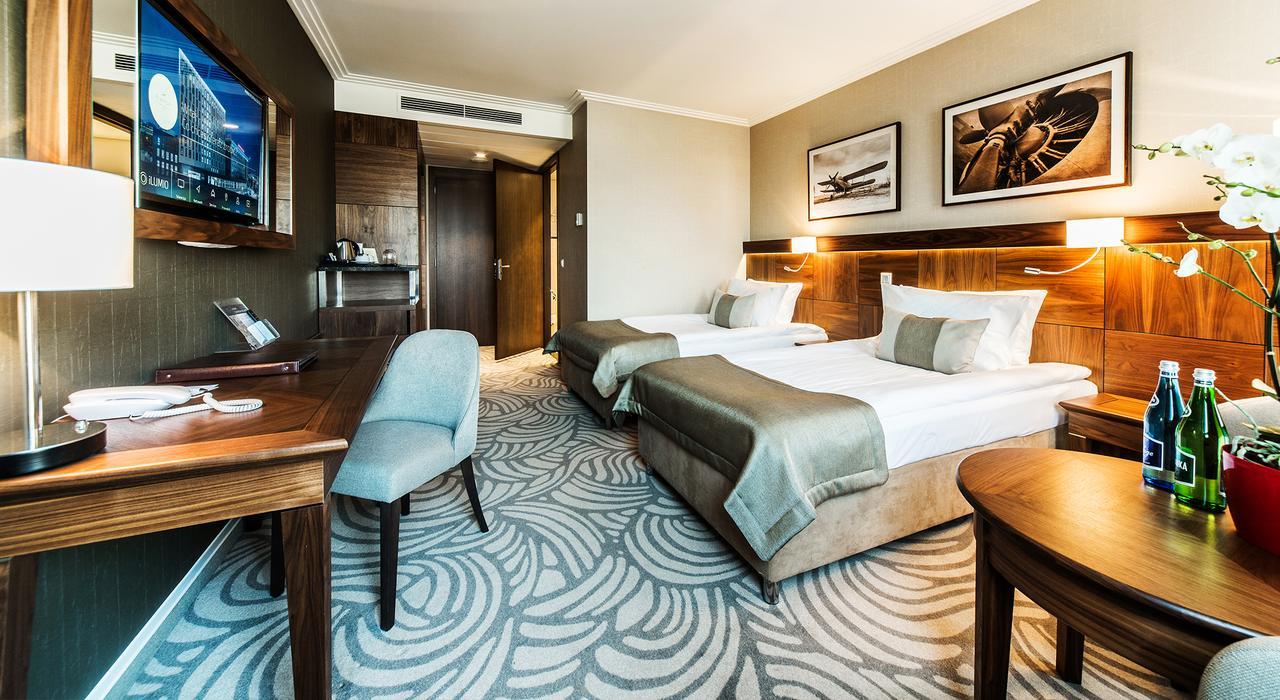 エアポート ホテル オケンチェ ワルシャワ エクステリア 写真 Room in the hotel